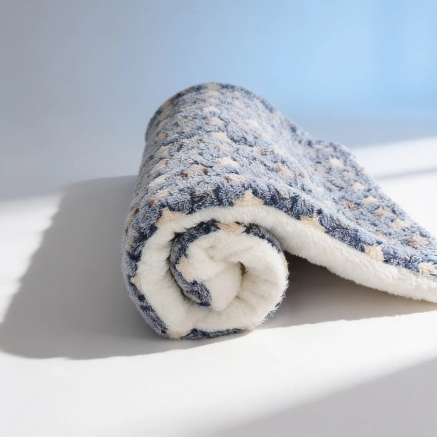 Blyio Warm Sherpa Pet Blanket — product view 1
