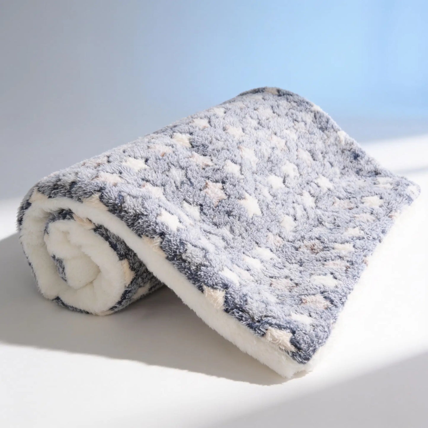 Blyio Warm Sherpa Pet Blanket — product view 4